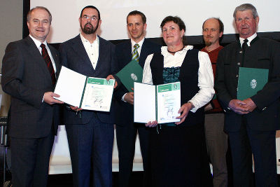 V.l.n.r.: LR Seitinger, Hr. Pacher, Hr. Maier, Fr. Hochegger-Schwabbauer, Hr. Mellak i.V. Fr. Dietze-Mellak, Hr. Wonisch © W.Spätauf V.l.n.r.: LR Seitinger, Hr. Pacher, Hr. Maier, Fr. Hochegger-Schwabbauer, Hr. Mellak i.V. Fr. Dietze-Mellak, Hr. Wonisch