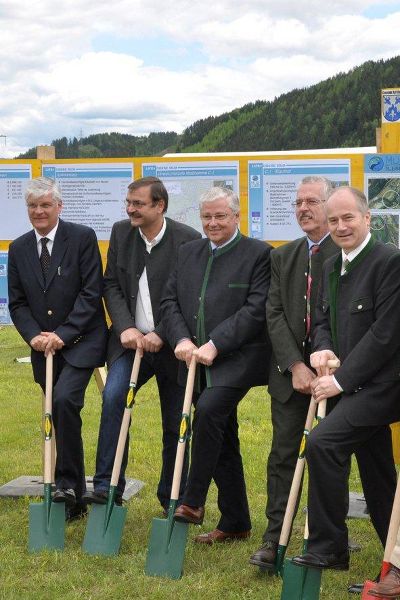 v.l.n.r.: DI Dr. Gerhard Sigmund, Lebensministerium; DI Rudolf Hornich, FA 19B; LAbg. DI Heinz Gach; Dr. Wilfried Schimon, Lebensministerium; Landesrat Johann Seitinger