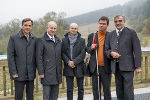 v.l.n.r. Bürgermeister Mag. Siegfried Nagl, Wasserlandesrat Johann Seitinger, Gemeindekassier Klaus Friedl, Gemeinderat Mag. Mario Kowald, Bezirksvorsteher Johannes Obenaus © Foto Fischer v.l.n.r. Bürgermeister Mag. Siegfried Nagl, Wasserlandesrat Johann Seitinger, Gemeindekassier Klaus Friedl, Gemeinderat Mag. Mario Kowald, Bezirksvorsteher Johannes Obenaus